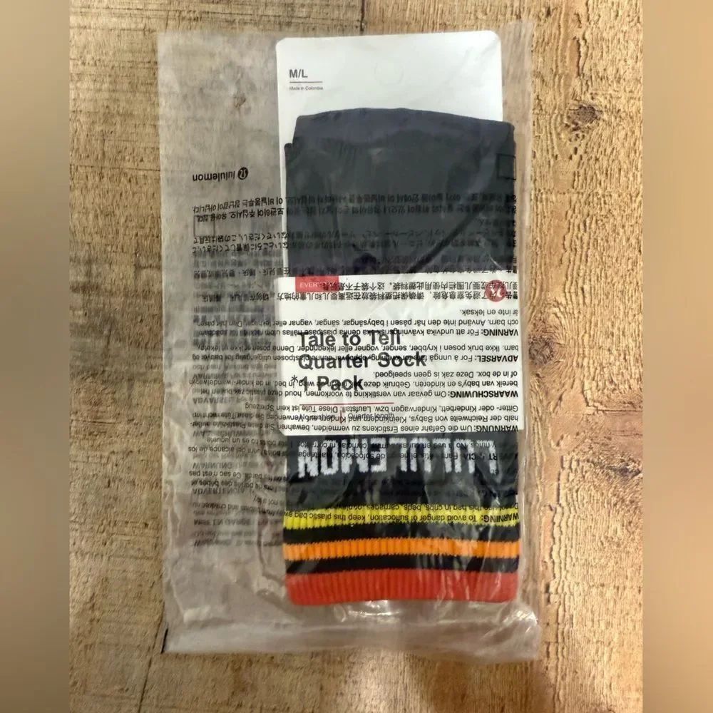 Lululemon tale to tell 1 pack quarter sock Size M/L